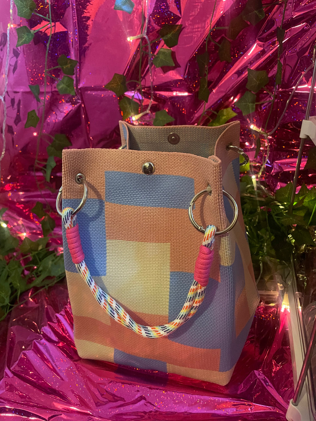 Color block beauty tote