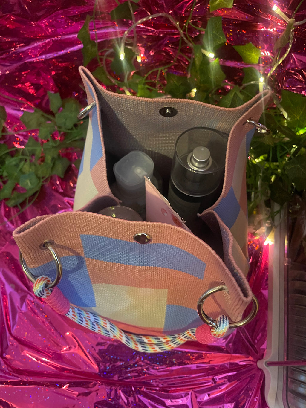 Color block beauty tote